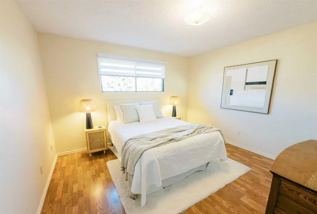 121 3rd Avenue S