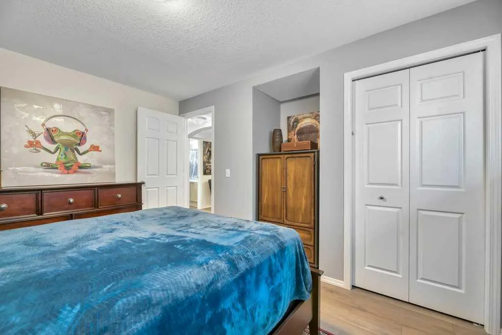 128 Chapalina Crescent SE