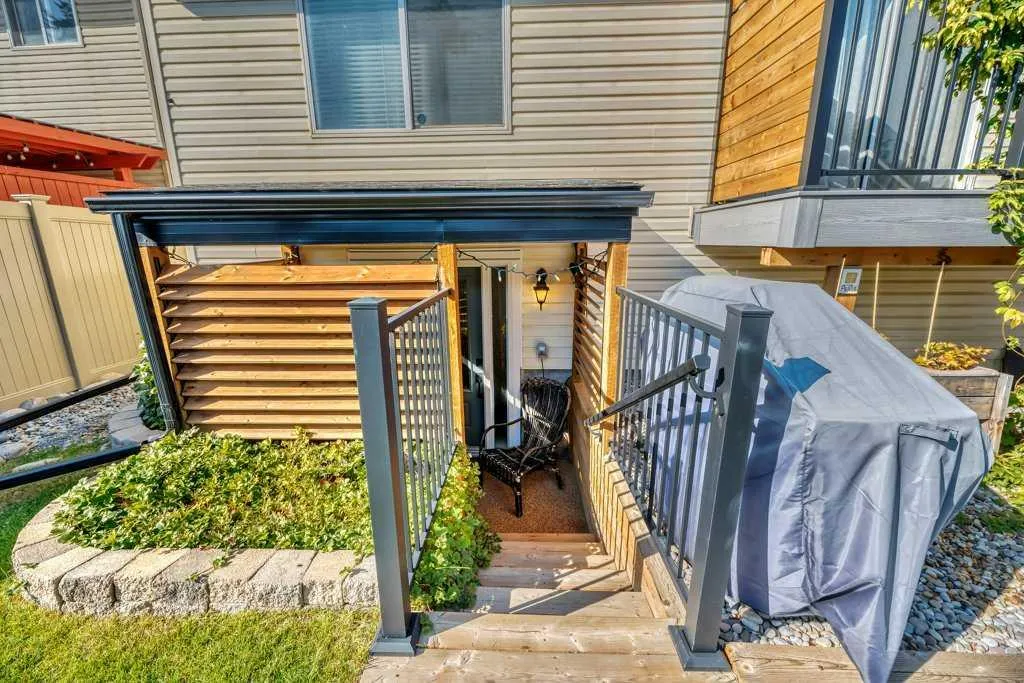 128 Chapalina Crescent SE
