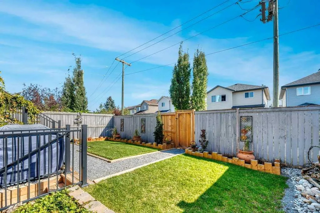 128 Chapalina Crescent SE