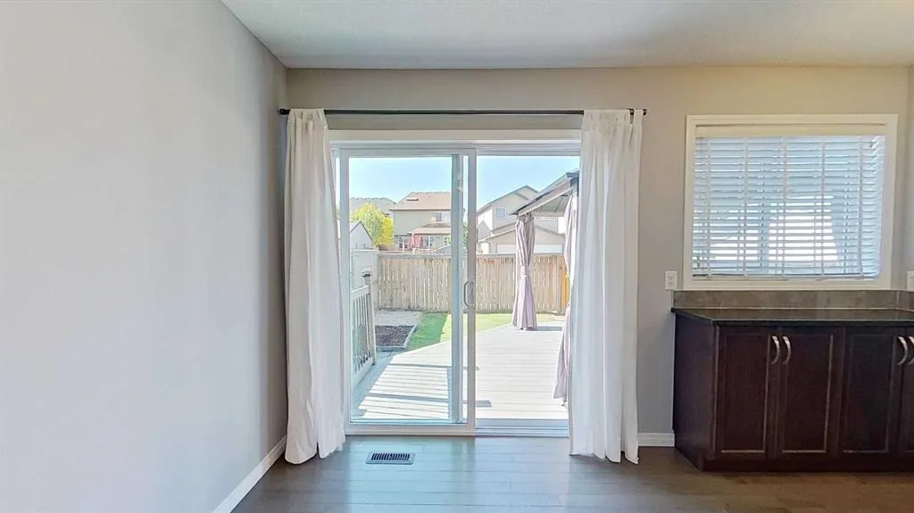 63 Elgin Meadows Park SE