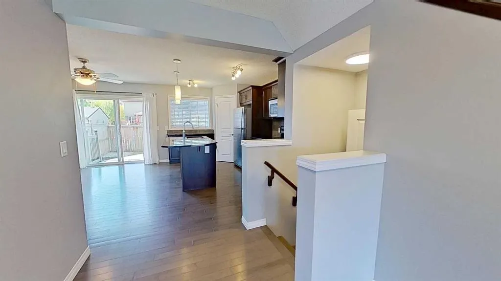 63 Elgin Meadows Park SE