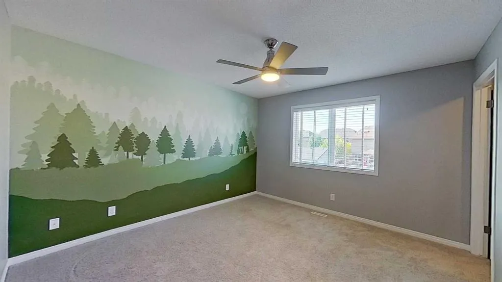 63 Elgin Meadows Park SE