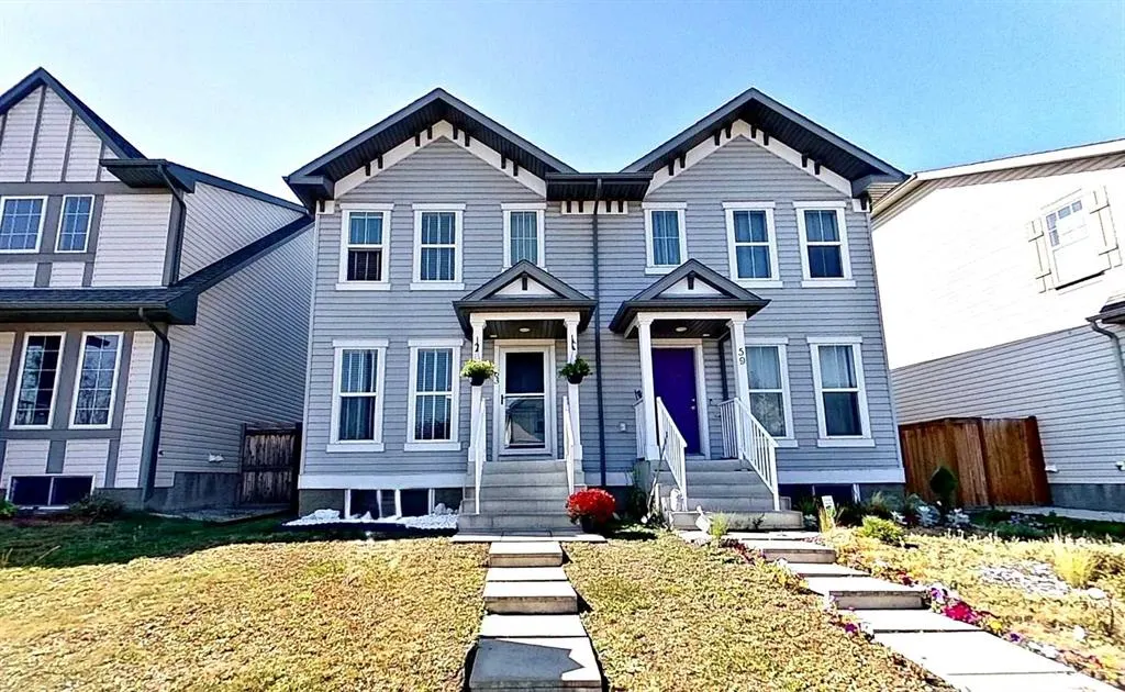 63 Elgin Meadows Park SE