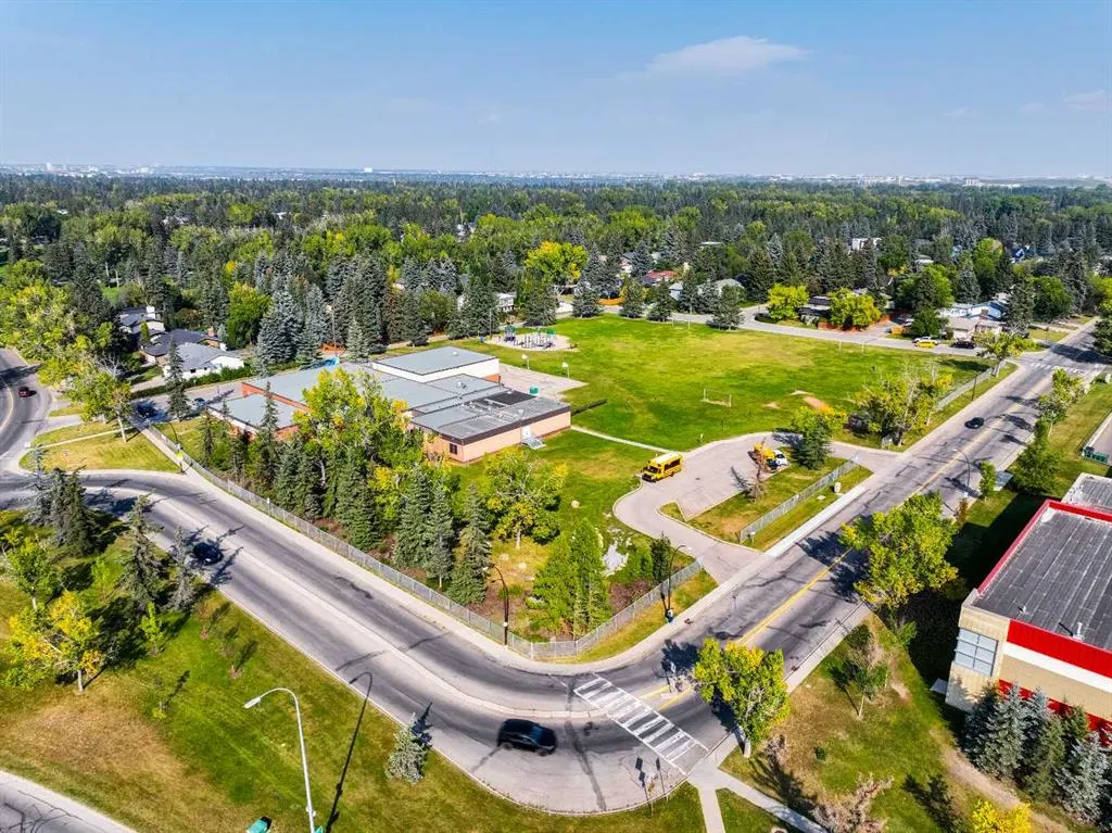 444 Willingdon Boulevard SE