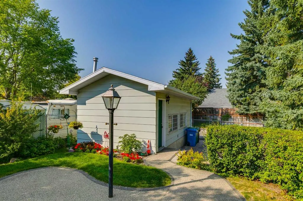 444 Willingdon Boulevard SE