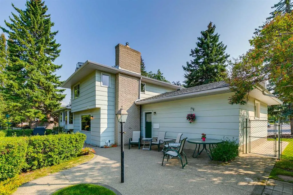 444 Willingdon Boulevard SE