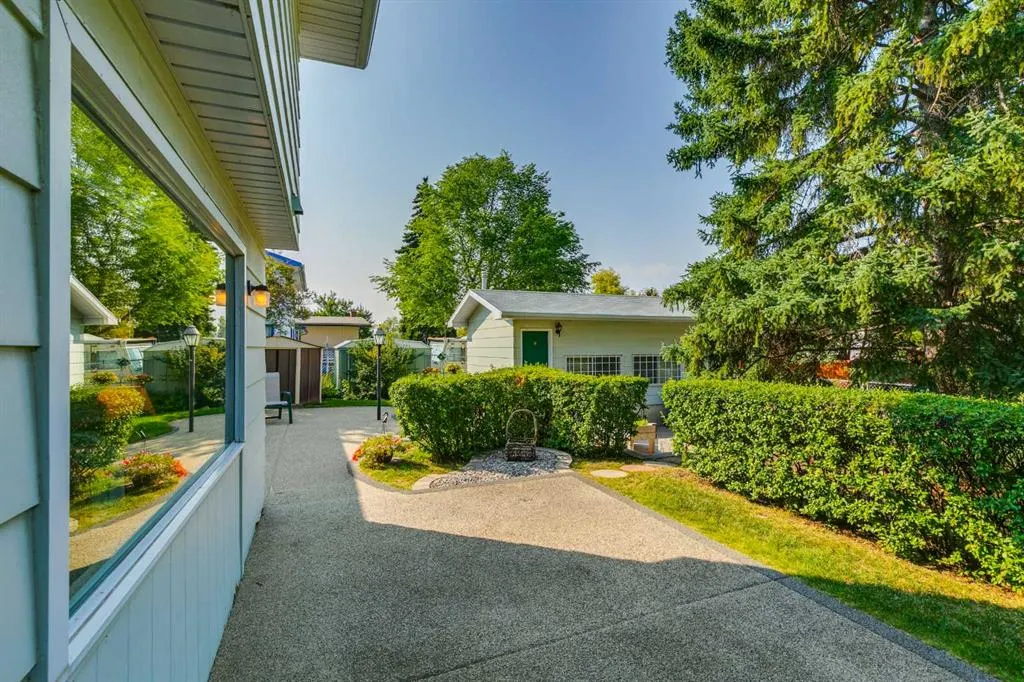 444 Willingdon Boulevard SE