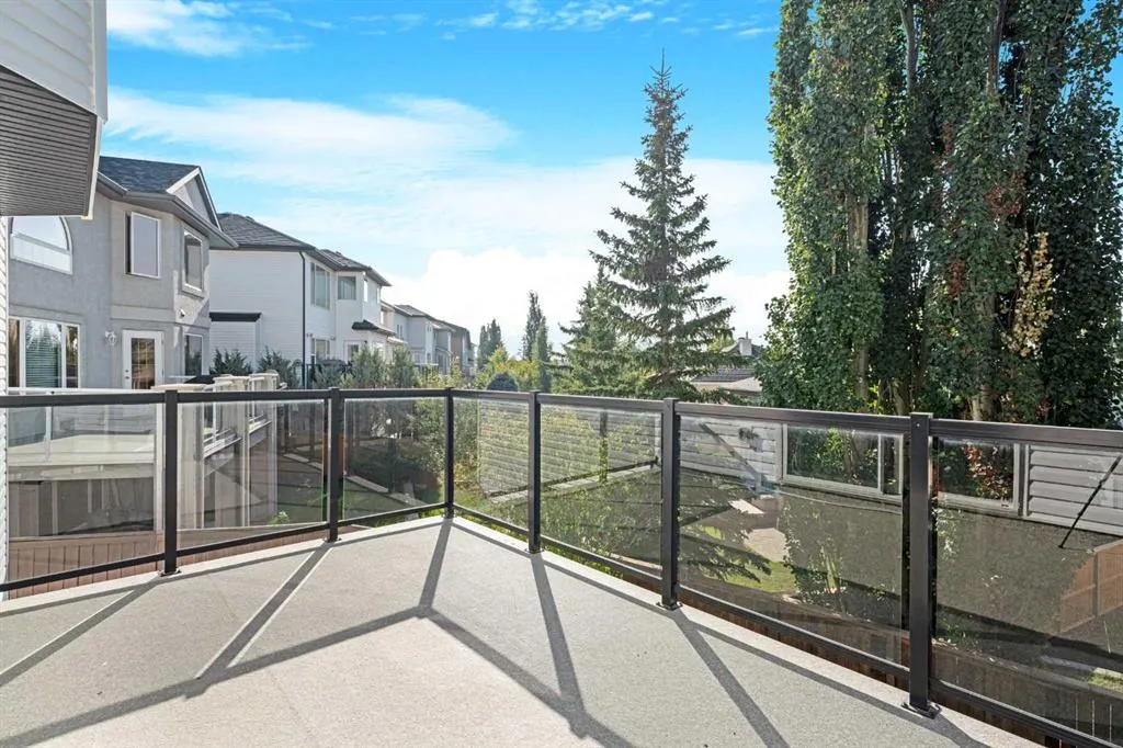 184 Panorama Hills Manor NW