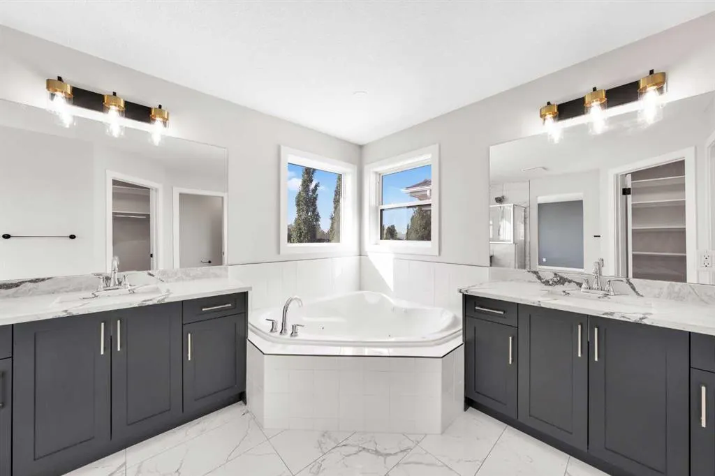 184 Panorama Hills Manor NW