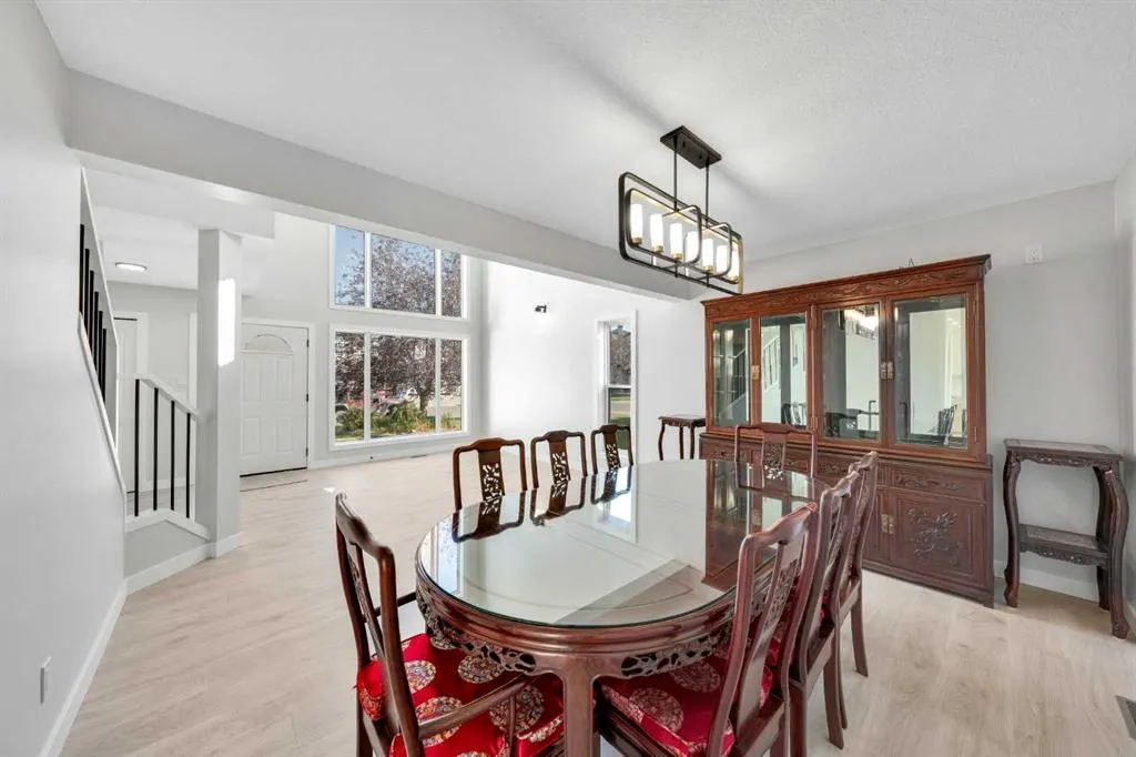 184 Panorama Hills Manor NW