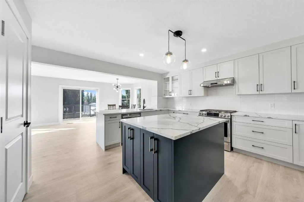 184 Panorama Hills Manor NW
