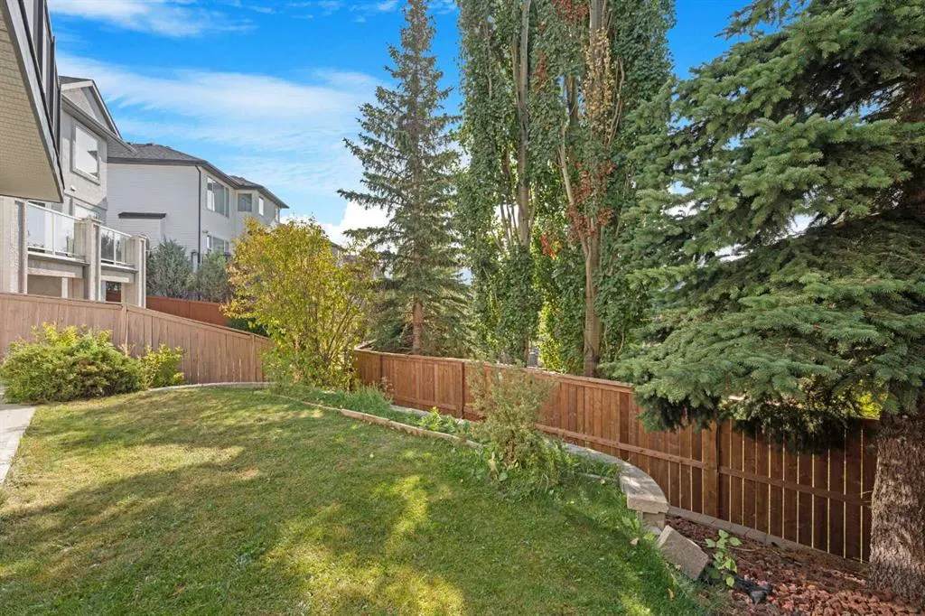 184 Panorama Hills Manor NW