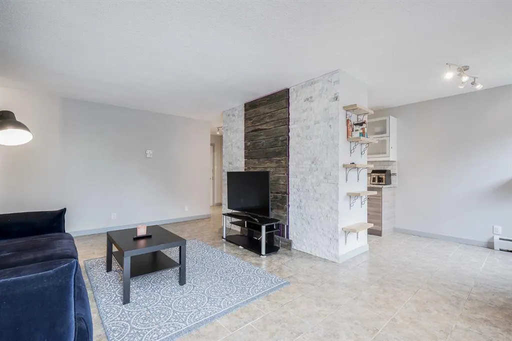 507 57 Avenue SW, #208