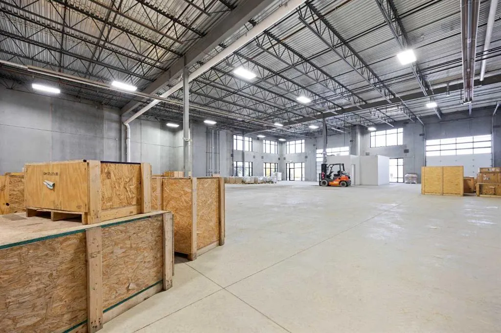 405 TaigaNova Crescent, #101 & 102