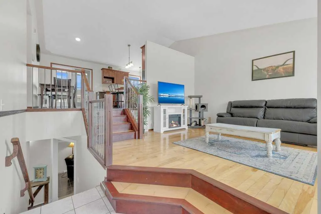 66 Hallgren Drive