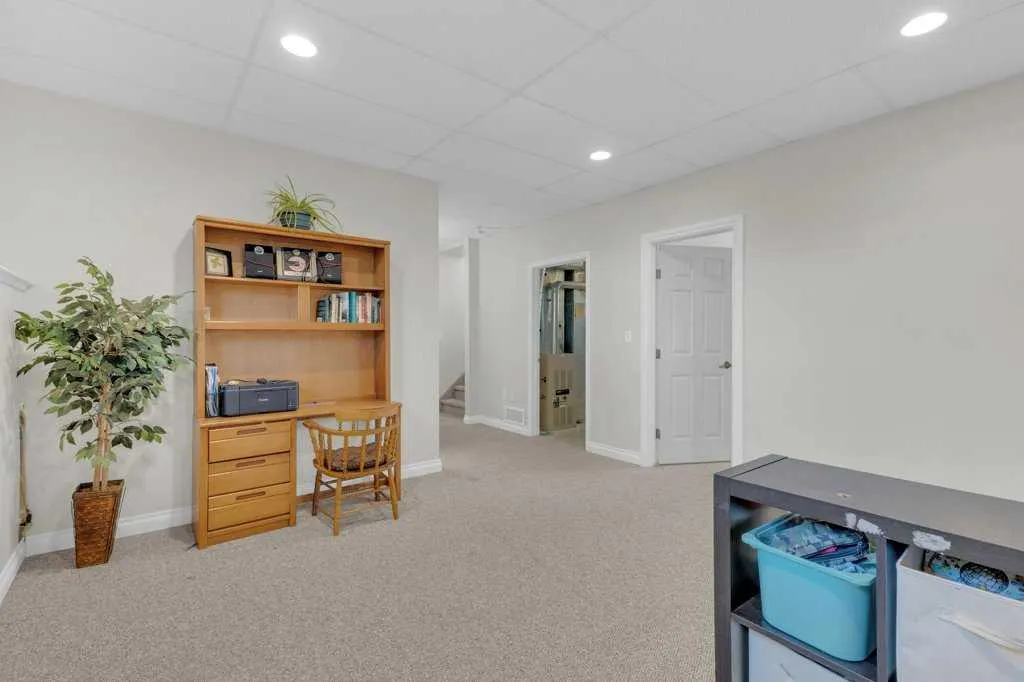 66 Hallgren Drive