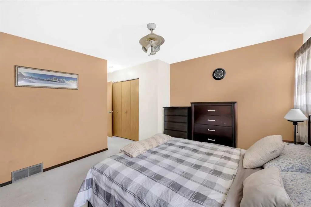 4 Fallingworth Bay NE