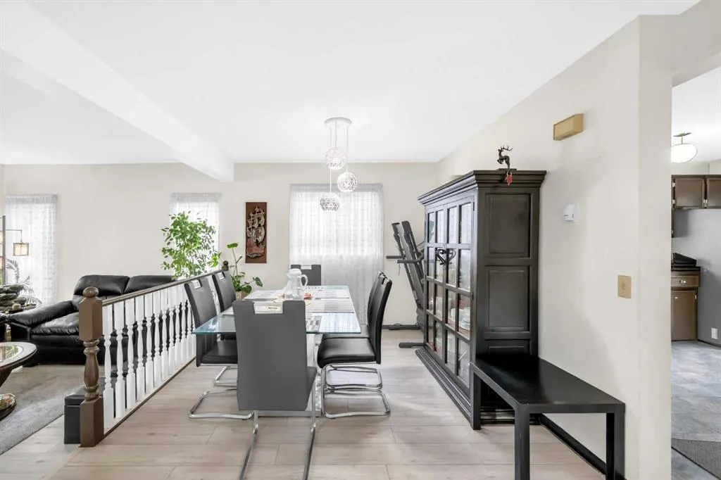 4 Fallingworth Bay NE
