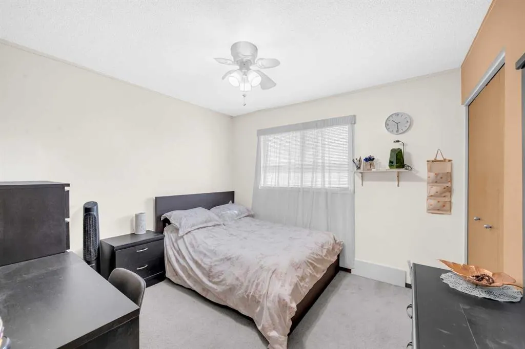 4 Fallingworth Bay NE