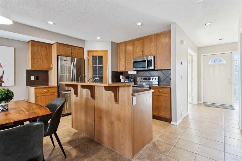 46 Cranberry Close SE