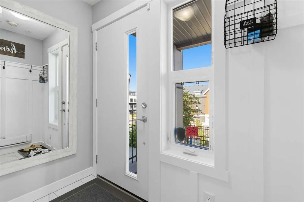 263 Livingston Common NE