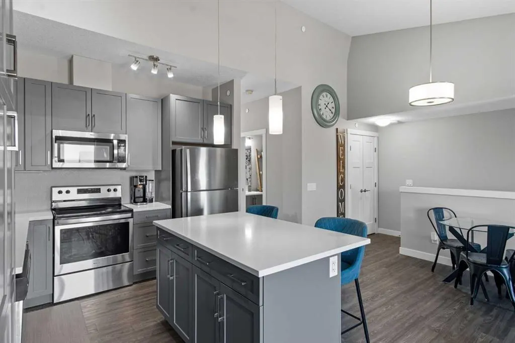 263 Livingston Common NE