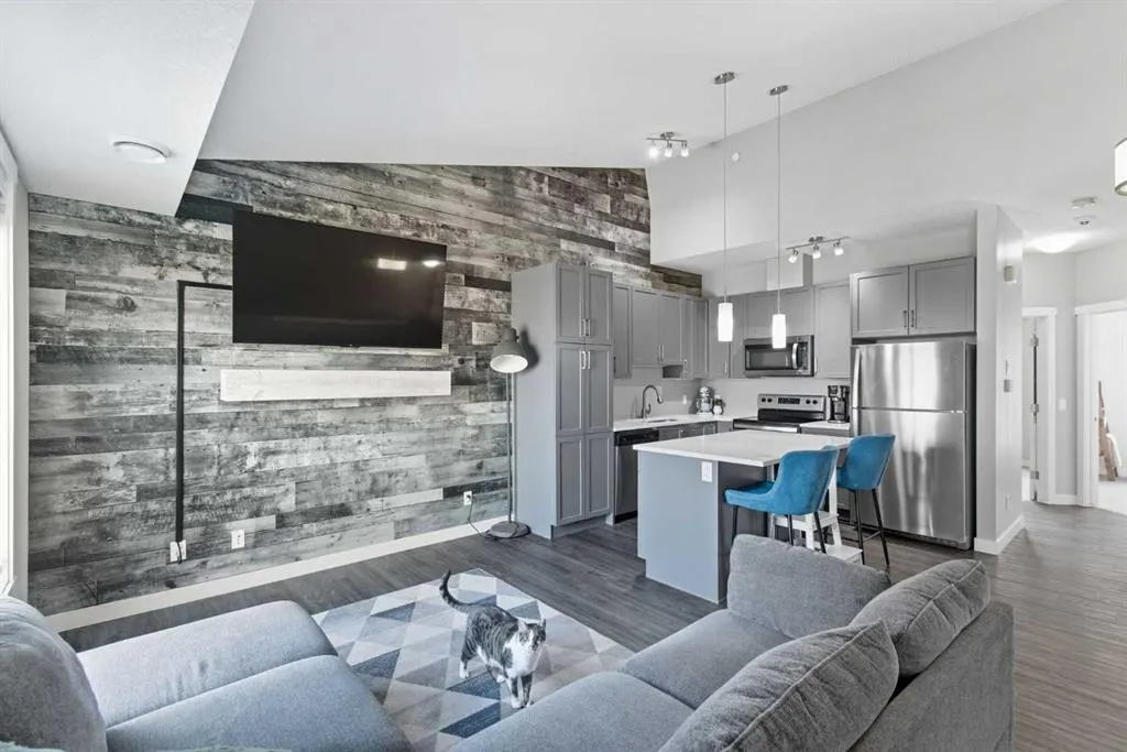 263 Livingston Common NE