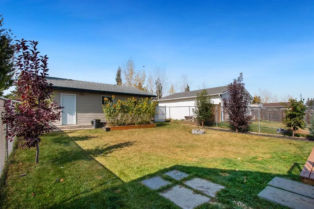 40 Douglas Close