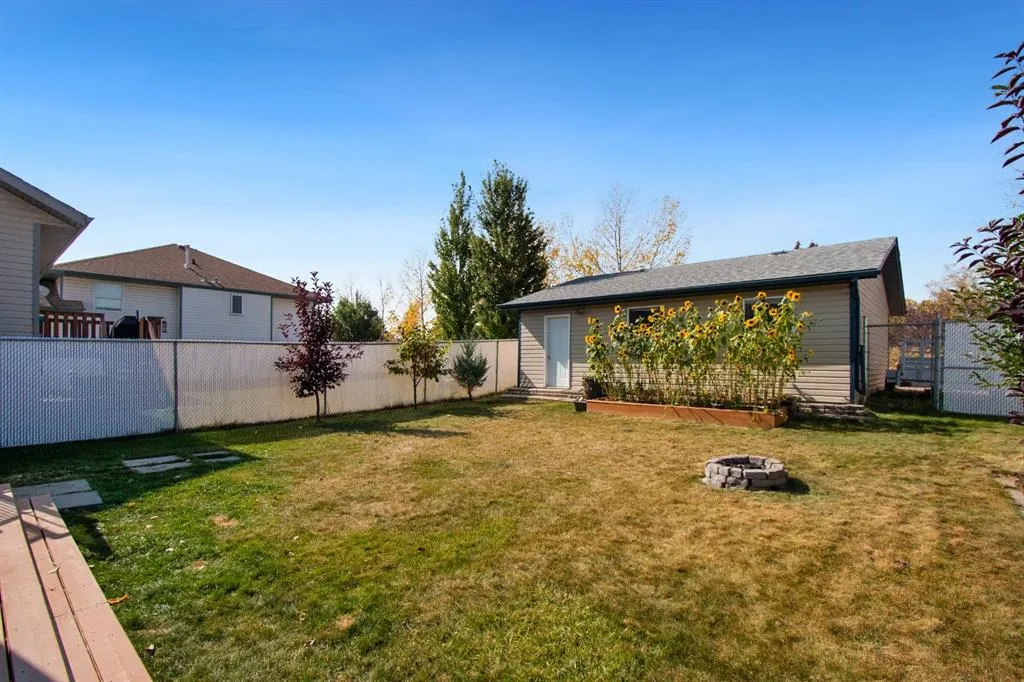 40 Douglas Close
