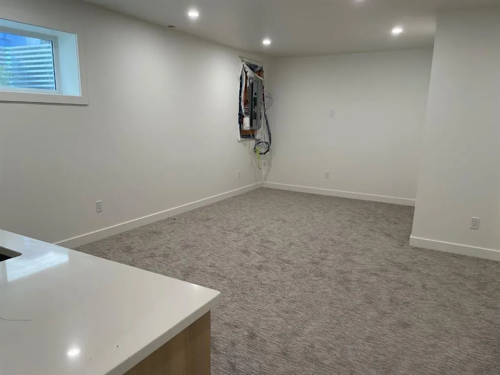 999 Miners Boulevard W