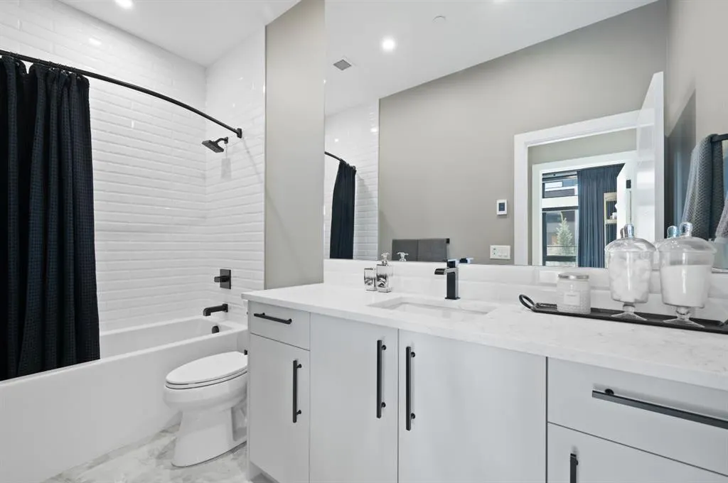 835 78 Street SW, #206