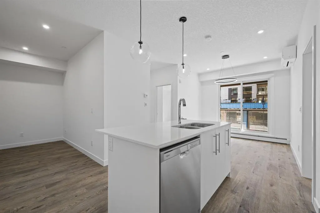 8370 Broadcast Avenue SW, #204