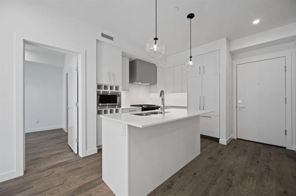 8370 Broadcast Avenue SW, #204