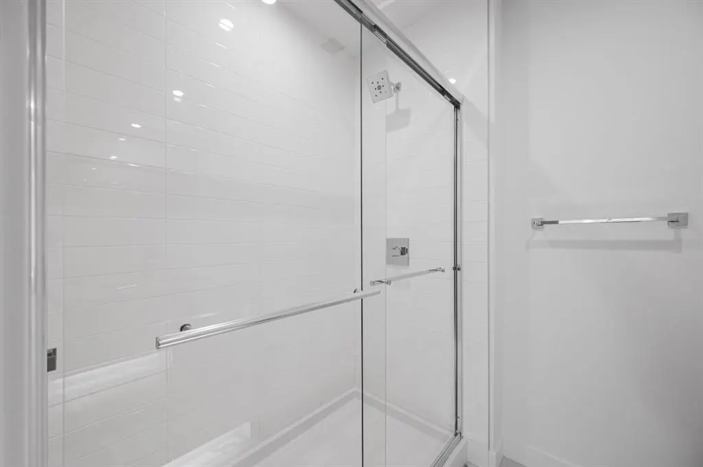 8370 Broadcast Avenue SW, #204