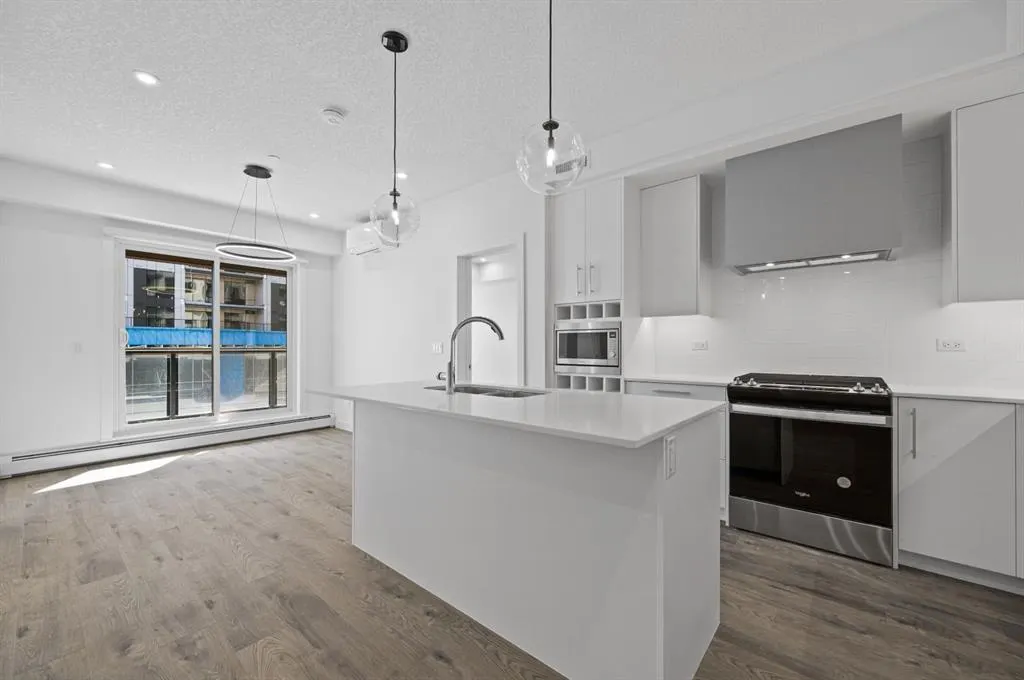 8370 Broadcast Avenue SW, #204