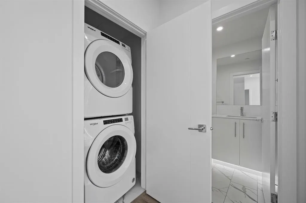 8370 Broadcast Avenue SW, #204
