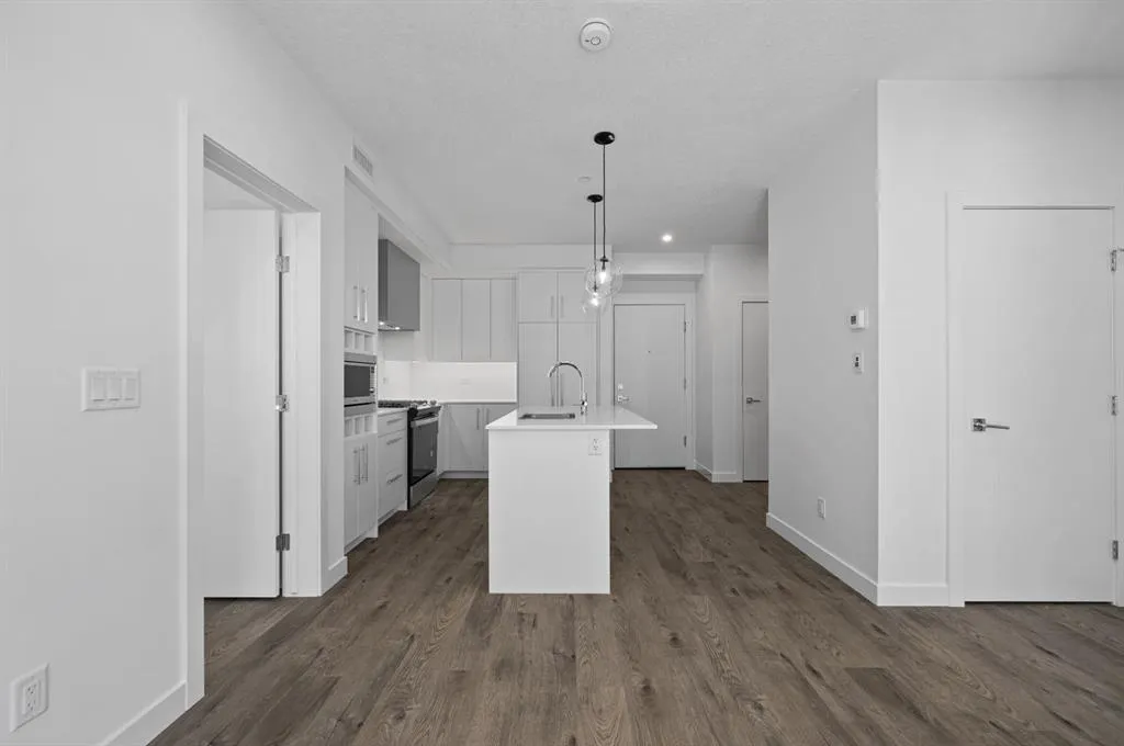 8370 Broadcast Avenue SW, #204