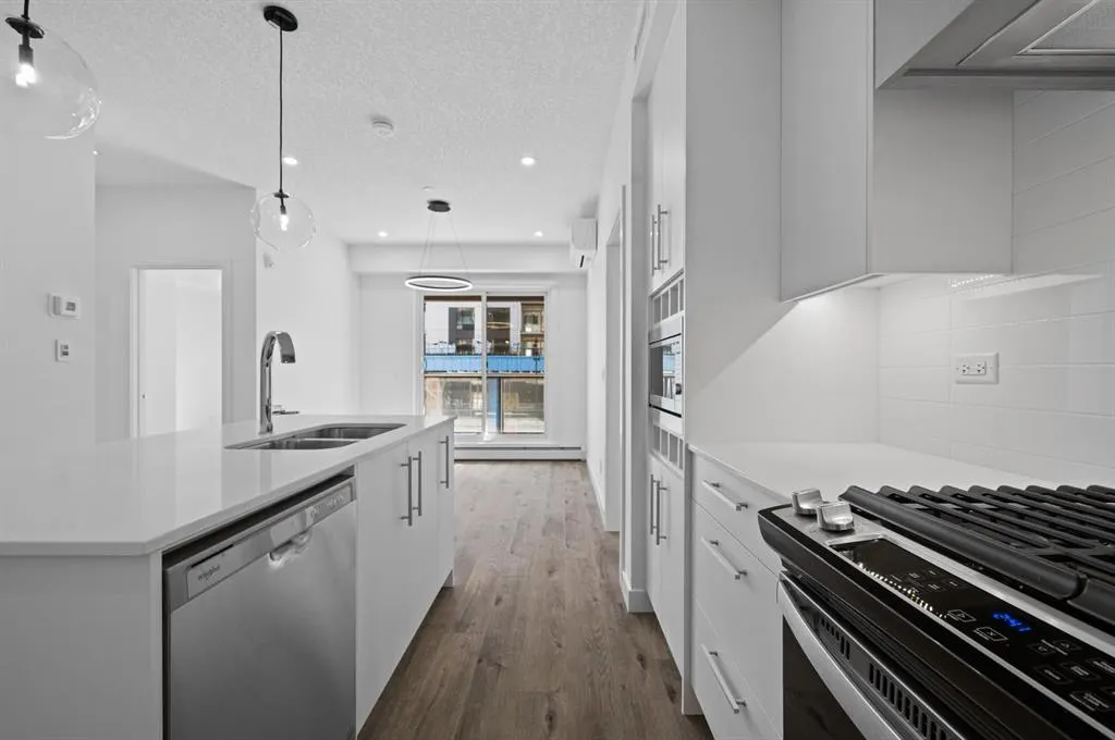 8370 Broadcast Avenue SW, #204