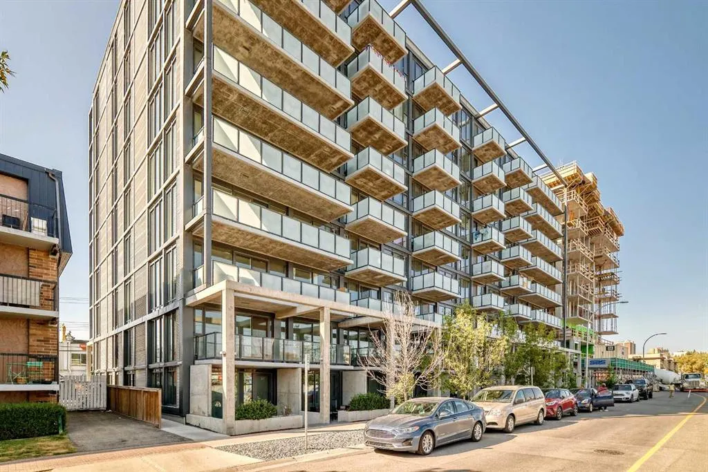 327 9A Street NW, #202
