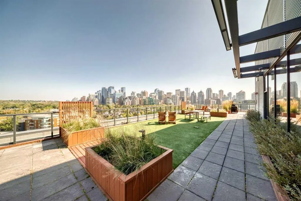 327 9A Street NW, #202