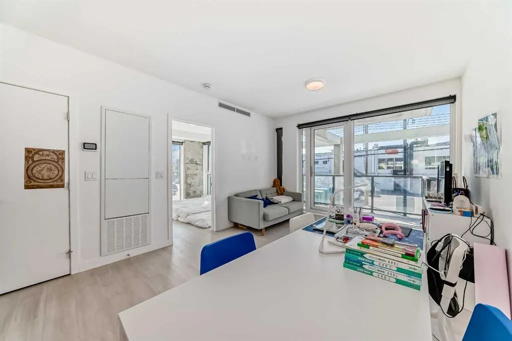 327 9A Street NW, #202