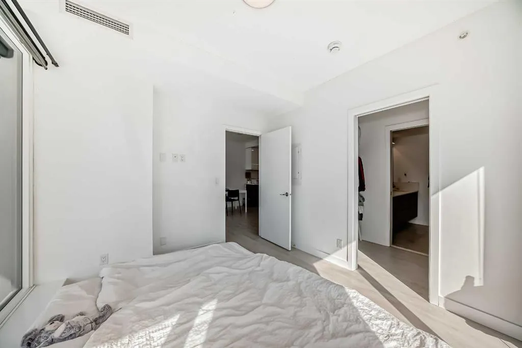 327 9A Street NW, #202