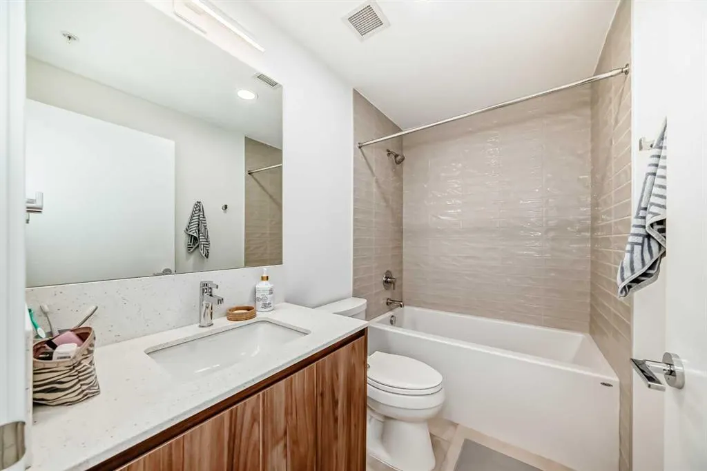 327 9A Street NW, #202