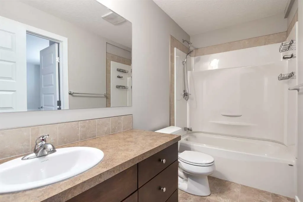 101 Monteith Court SE