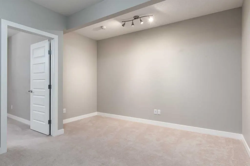 101 Monteith Court SE