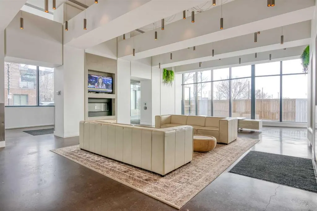 615 6 Avenue SE, #1610