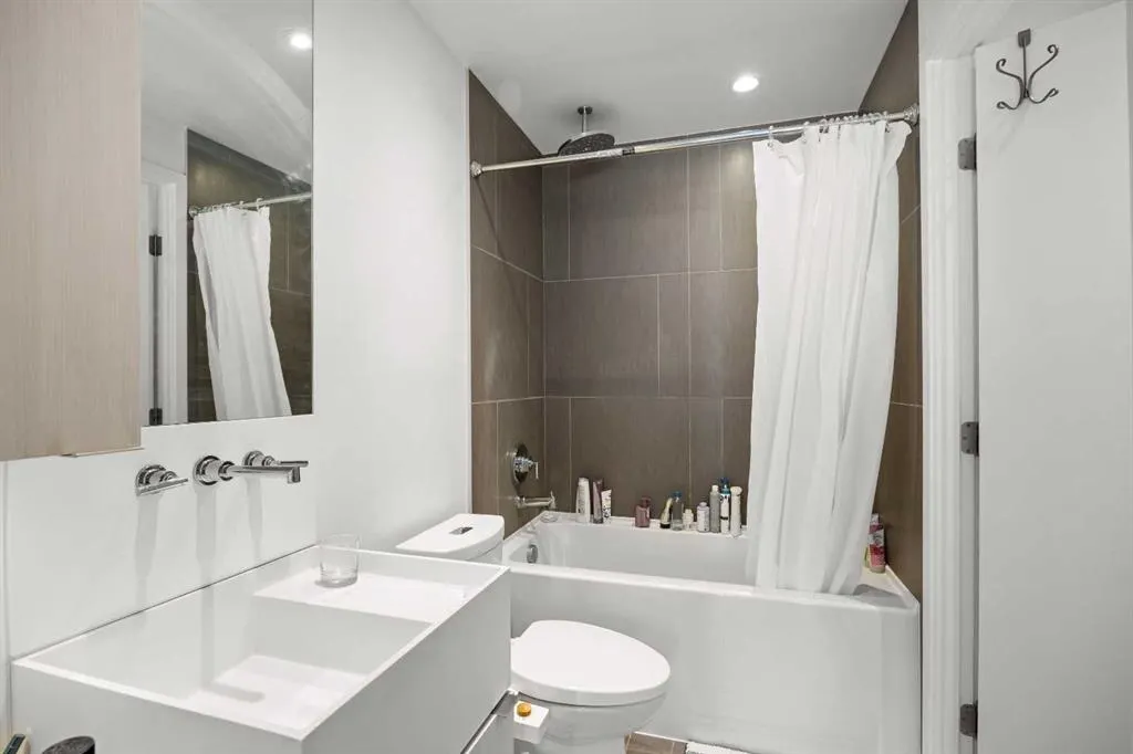 615 6 Avenue SE, #1610