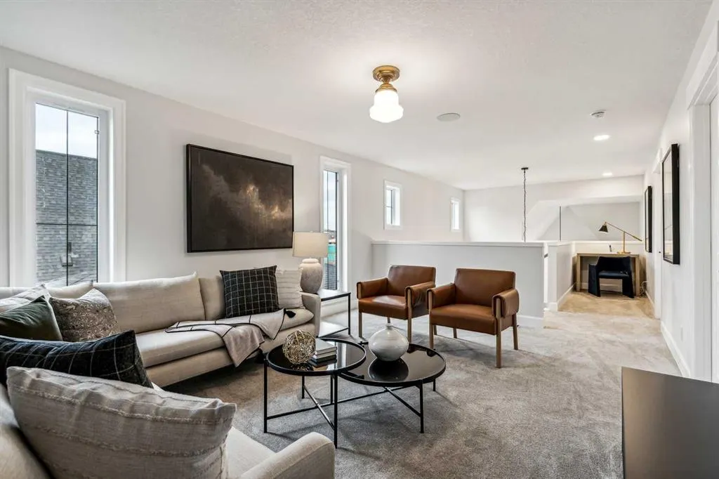 211 Calais Drive SW