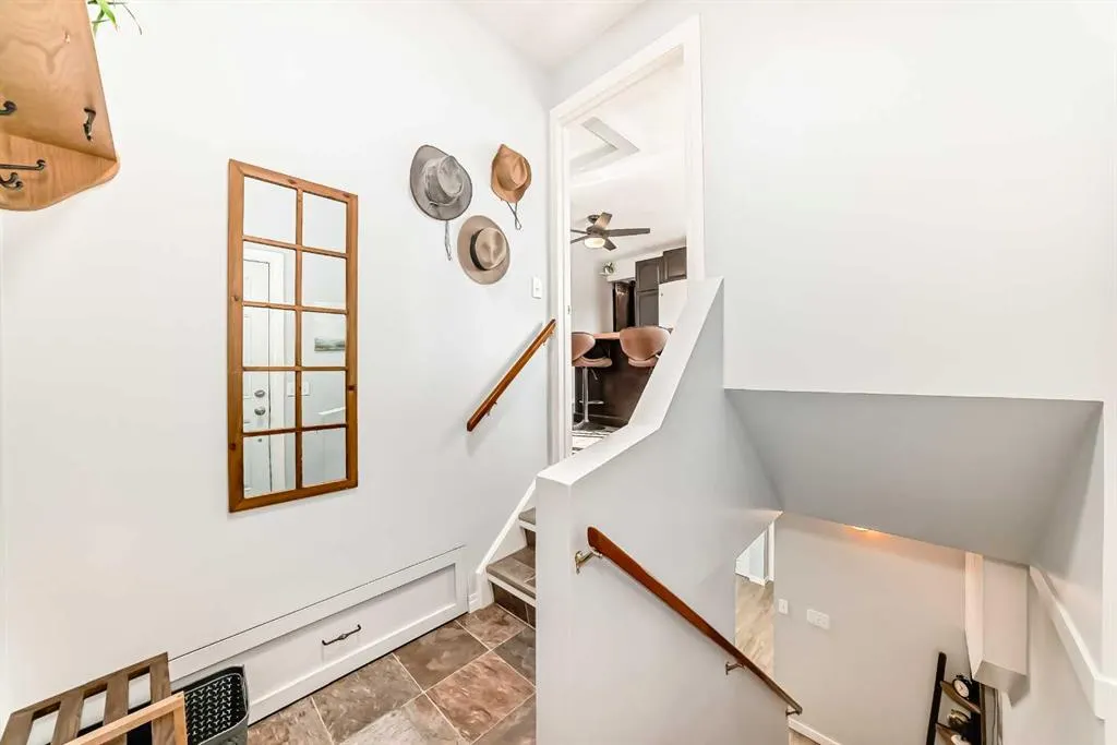8 Abadan Crescent NE